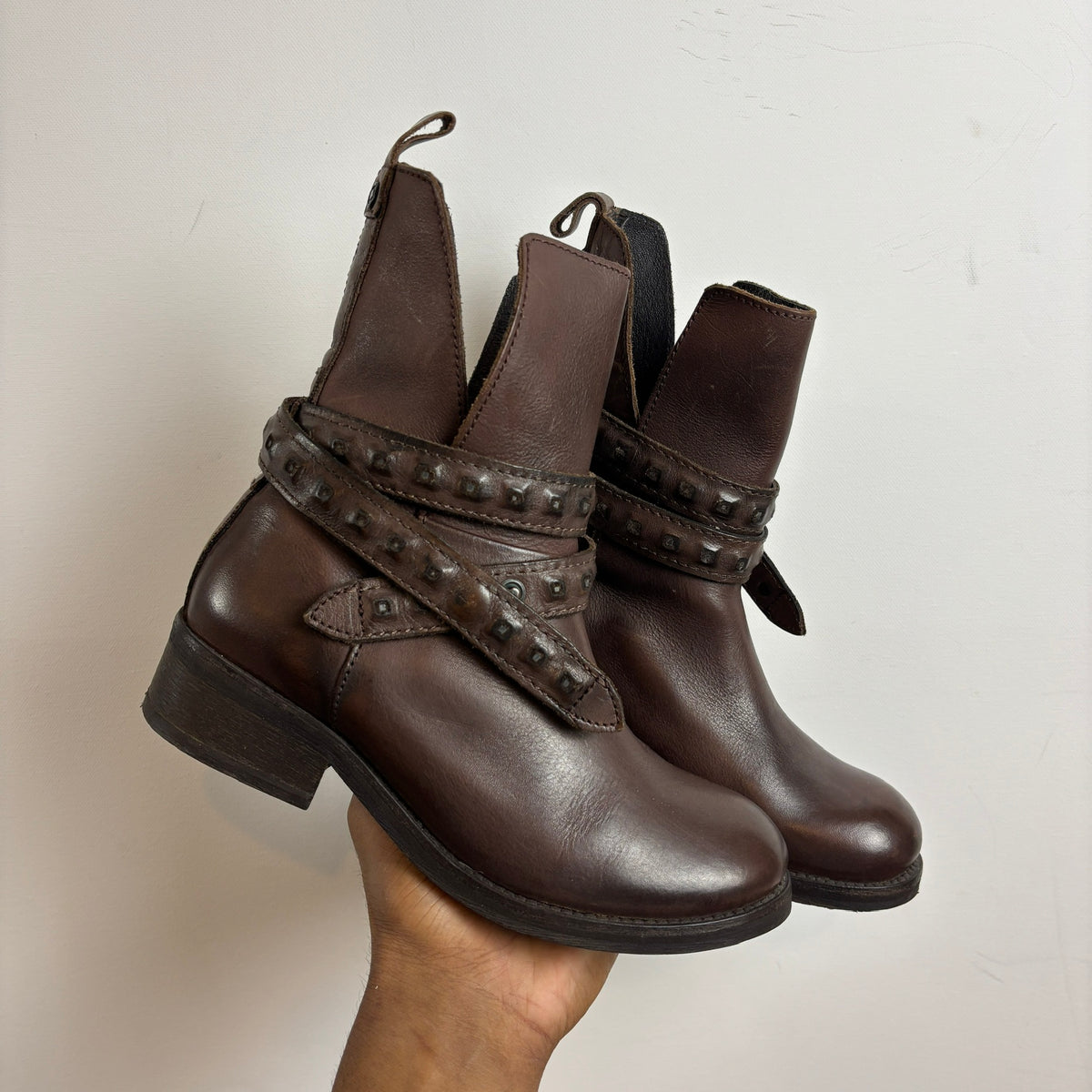 Diesel Heeled boots with belt straps [37]